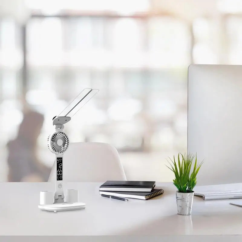 Candeeiro de Mesa com Ventilador e Porta-Canetas 💡 – Iluminação USB, 3 Níveis de Cor e Bateria 2000mAh